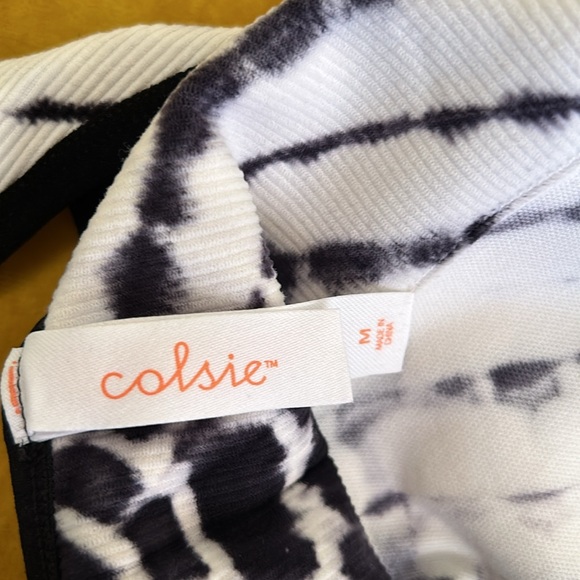 Cropped tie-dye workout top - Picture 5 of 6